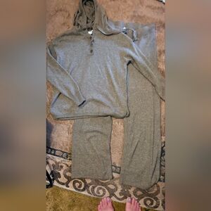 Time and Tru Heather Gray Knitwear